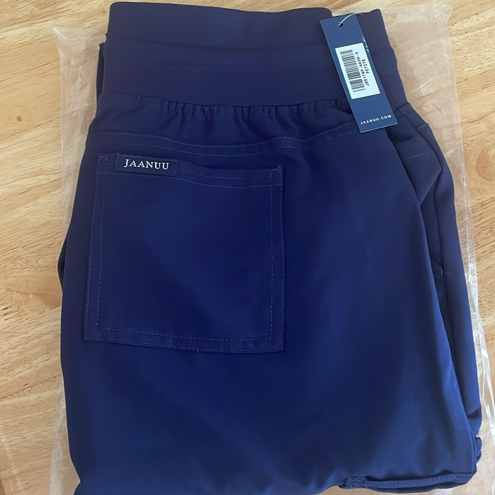 NWT Jaanuu 13 pockets jogger scrub pants petite S